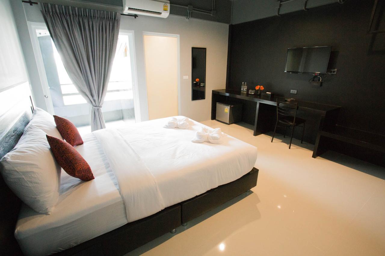 B-Black Residence Chonburi Buitenkant foto